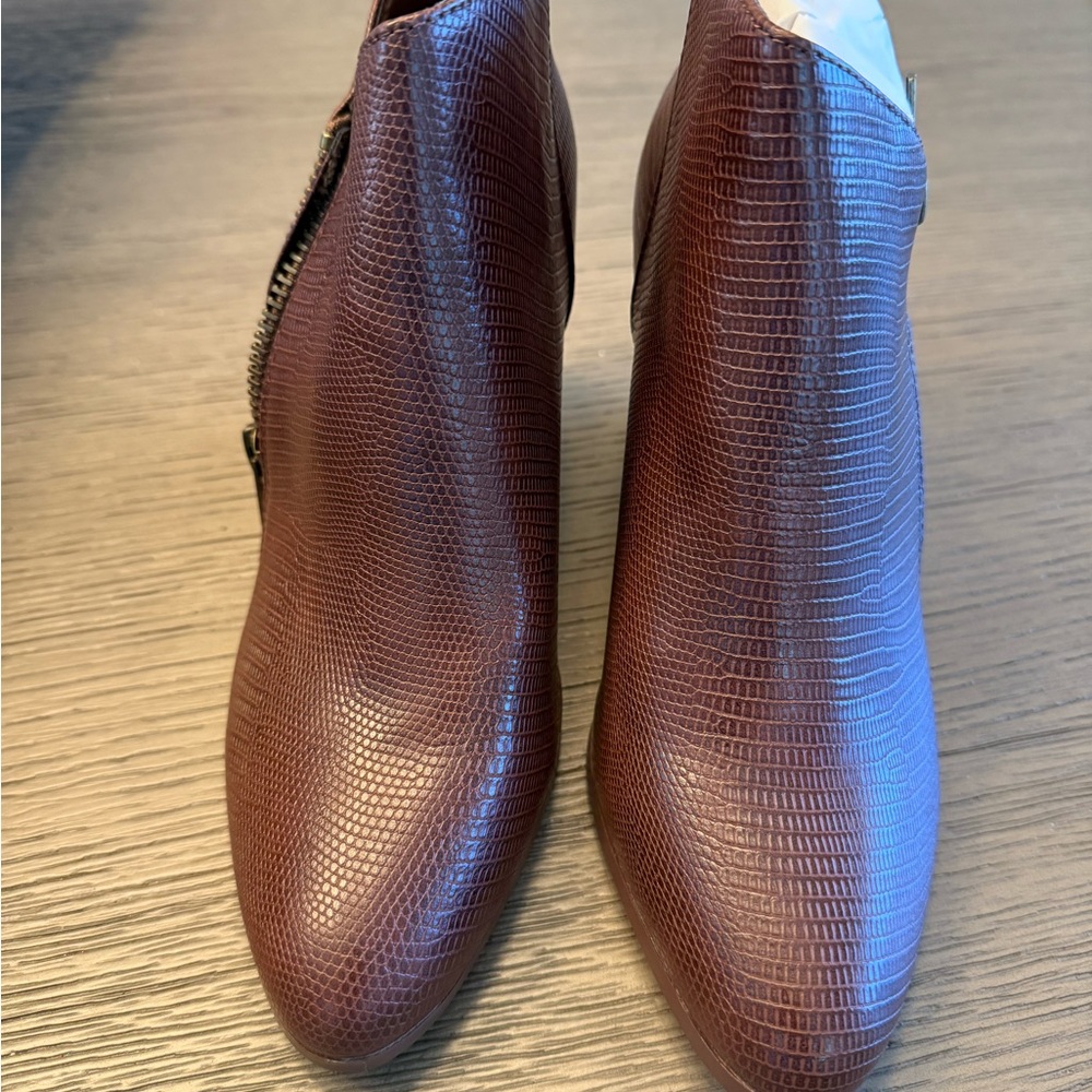 Glam Brown Boxed Footwear